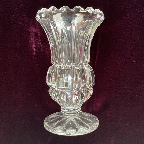 Lead Crystal Bud Vase - Picture 3 of 4